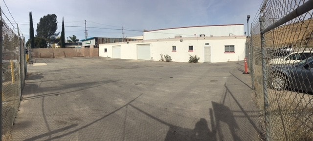 More Photos Of 23045 Drayton St, Santa Clarita Warehouse For Sale