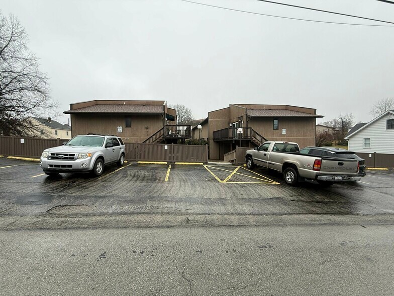 Primary Photo Of 121-123 S Quarry st, Mount Pleasant Multifamily For Sale