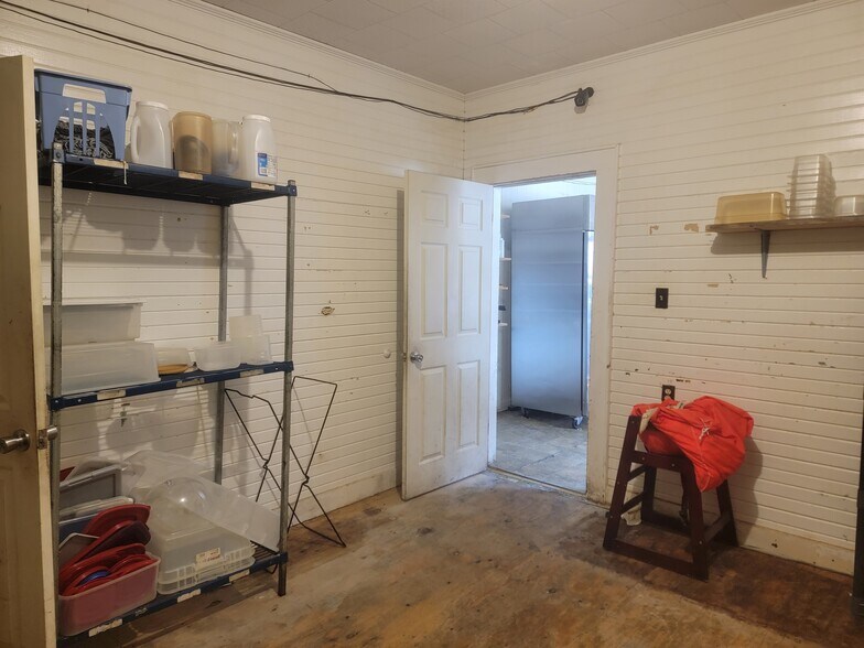 More Photos Of 7 Main St, Milledgeville Restaurant For Sale