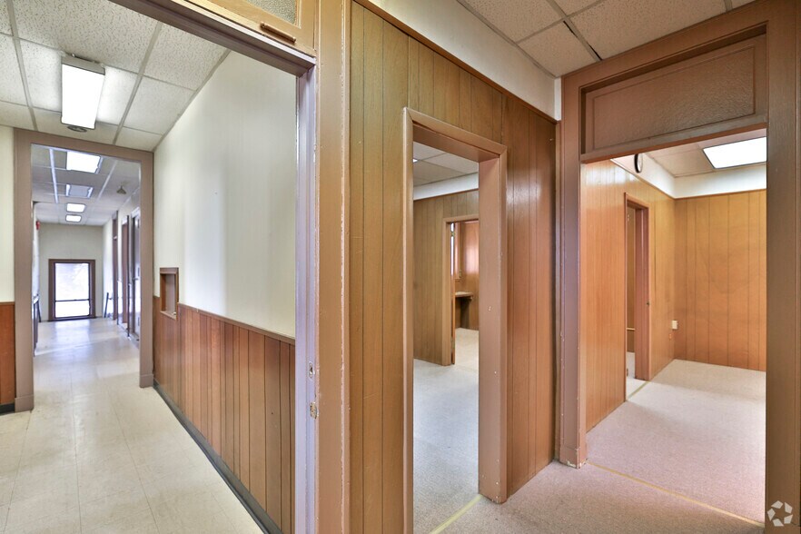 More Photos Of 13-51 River Rd, Fair Lawn General Retail For Sale