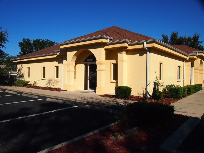 Primary Photo Of 33006 Professional Dr, Leesburg Medical For Lease