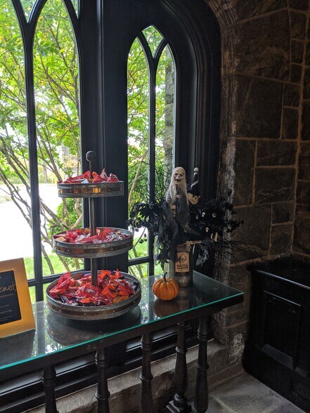 More Photos Of 400 Benedict Ave, Tarrytown Hotel For Lease