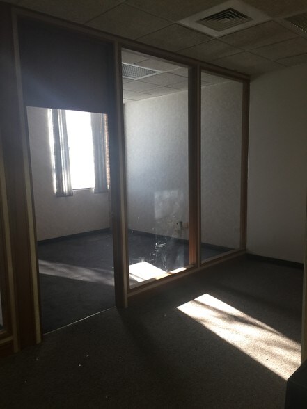 More Photos Of 4350 W Lincoln Hwy, Matteson Office For Sale