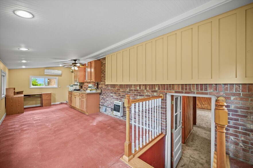 More Photos Of 1335 S Kio St, Watkins Veterinarian Kennel For Sale