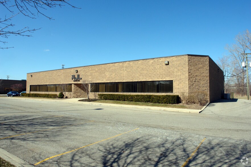 More Photos Of 33939-33955 Harper Ave, Clinton Township Light Manufacturing For Lease