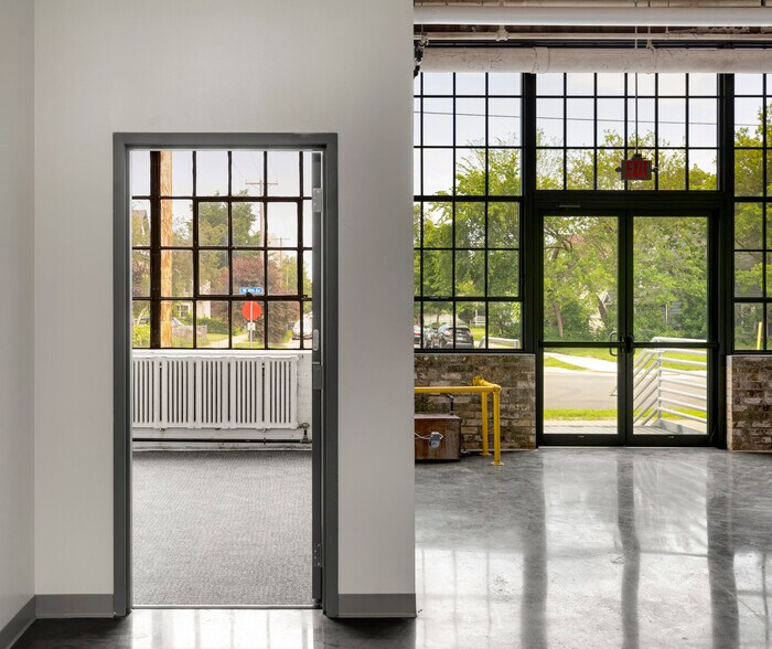 More Photos Of 1618-1620 Central Ave NE, Minneapolis Warehouse For Lease