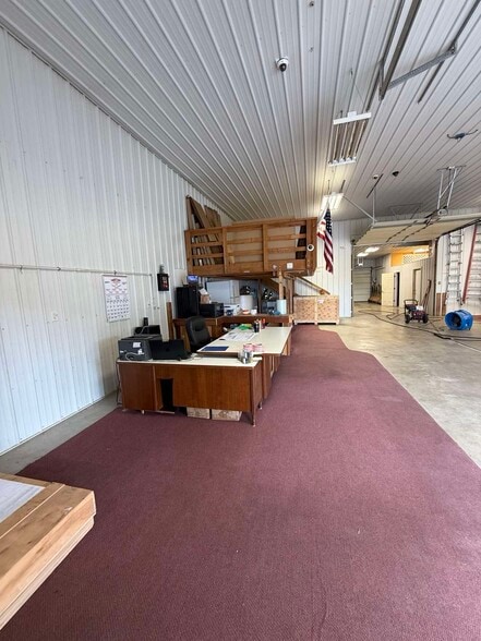 More Photos Of 2414 Batestown Rd, Danville Flex For Sale