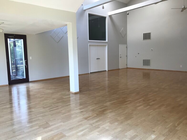 More Photos Of 930 Martin Luther King Jr Blvd, Chapel Hill Office For Lease