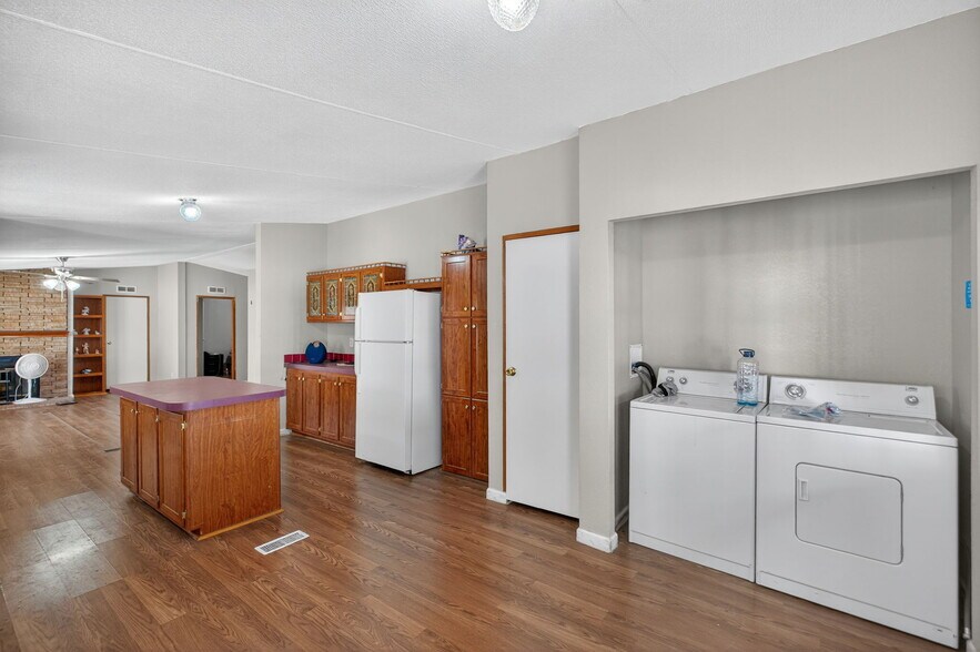 More Photos Of 11010 W Joan Dr, Odessa Warehouse For Lease