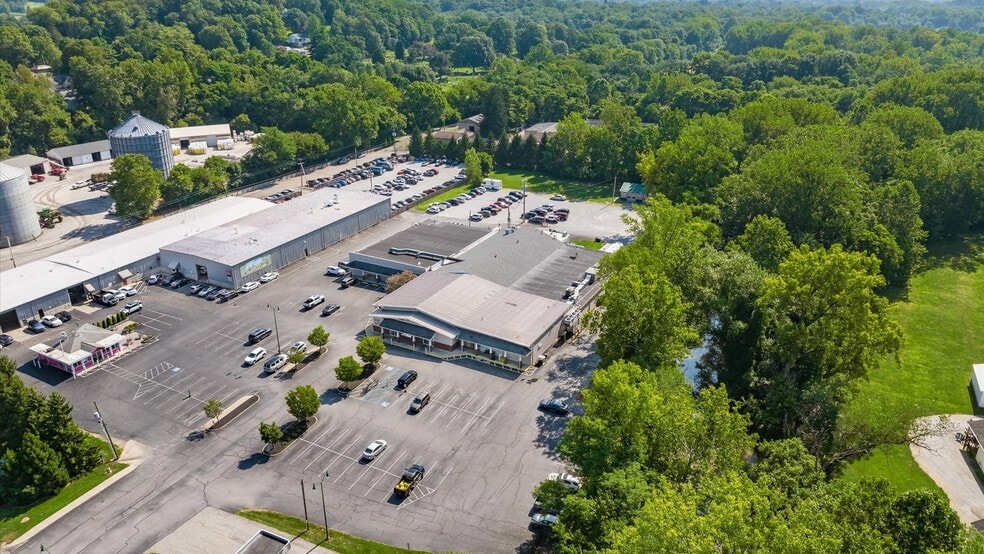 More Photos Of 484 S Main St, Granville Supermarket For Sale