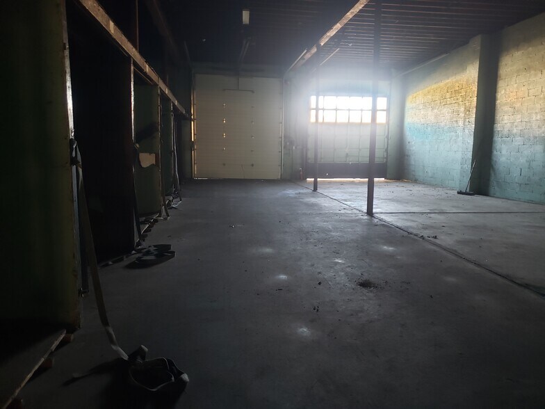 More Photos Of 147 Walnut St, Northvale Warehouse For Lease