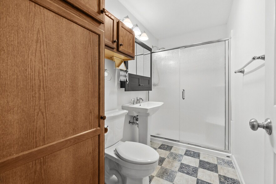 More Photos Of 118 21st St NW, Minot Multifamily For Sale