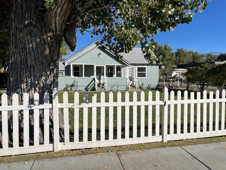 More Photos Of 151 Maciver Ln, Bishop Office For Lease