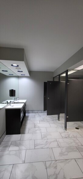 More Photos Of 6767 S Spruce St, Englewood Medical For Sale