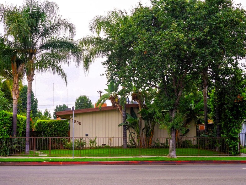 Primary Photo Of 12800 Oxnard St, North Hollywood Apartments For Sale