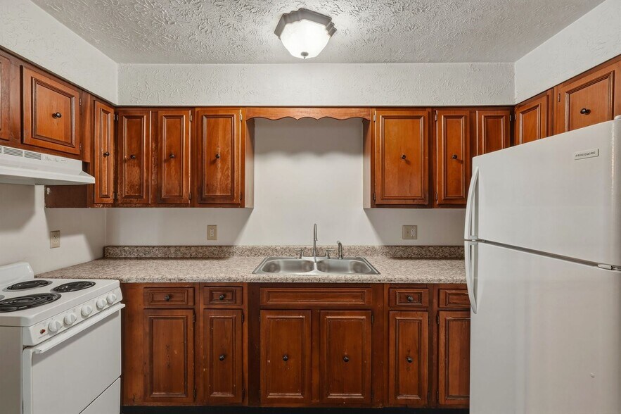 More Photos Of 1737 6th Ave, Huntington Apartments For Sale