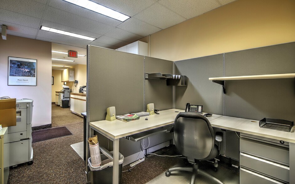More Photos Of 471 Monroe Tpke, Monroe Medical For Lease