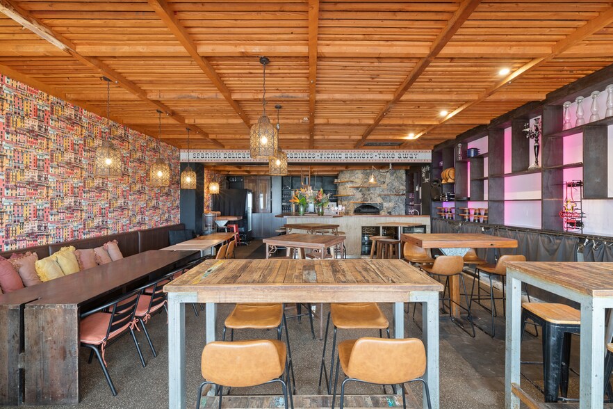 More Photos Of 23 The Strand, Dee Why Storefront Retail Residential For Lease