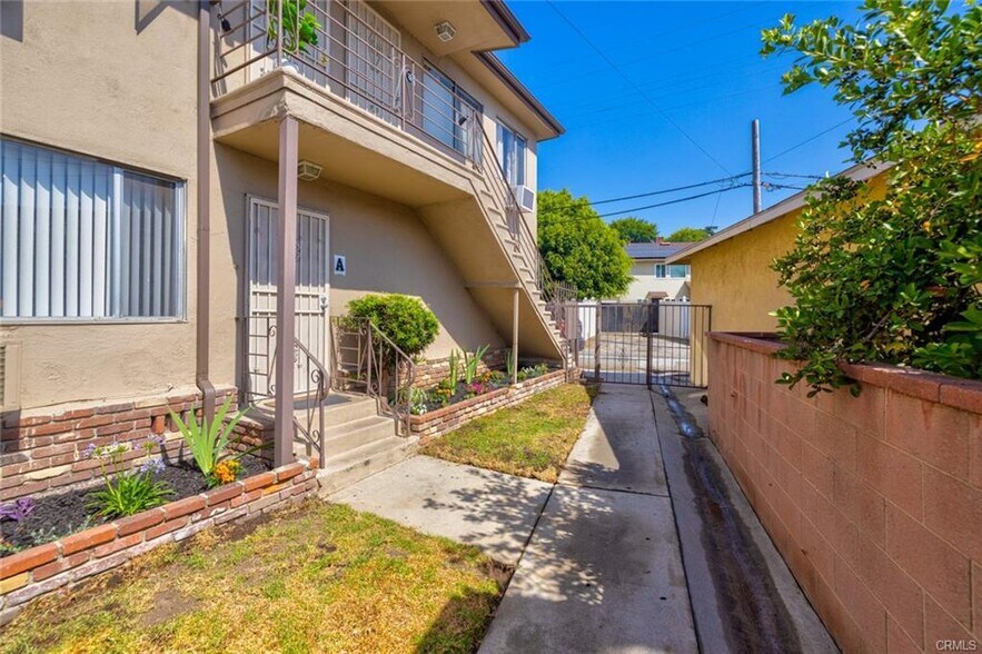 More Photos Of 2912 W Via Acosta, Montebello Apartments For Sale