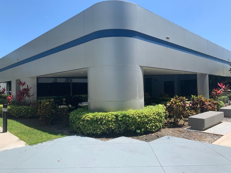 More Photos Of 3333 W Commercial Blvd, Fort Lauderdale Medical For Sale