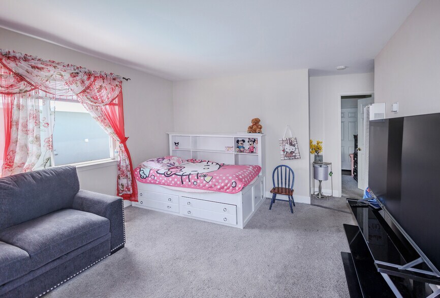 More Photos Of 309-315 Oak Ave, Redwood City Apartments For Sale