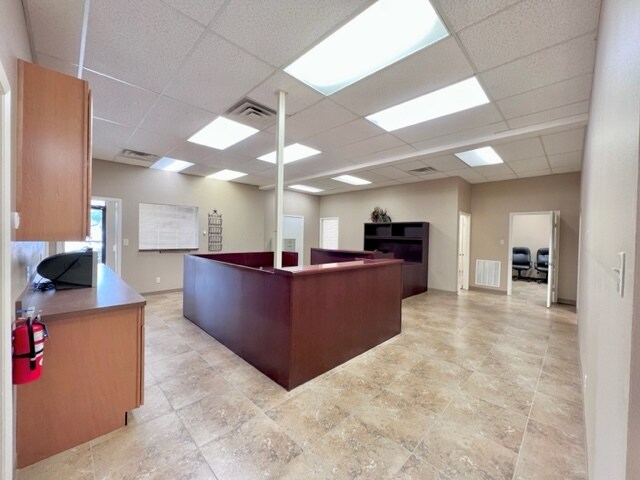 More Photos Of 3512 Avenue I, Rosenberg Office For Lease