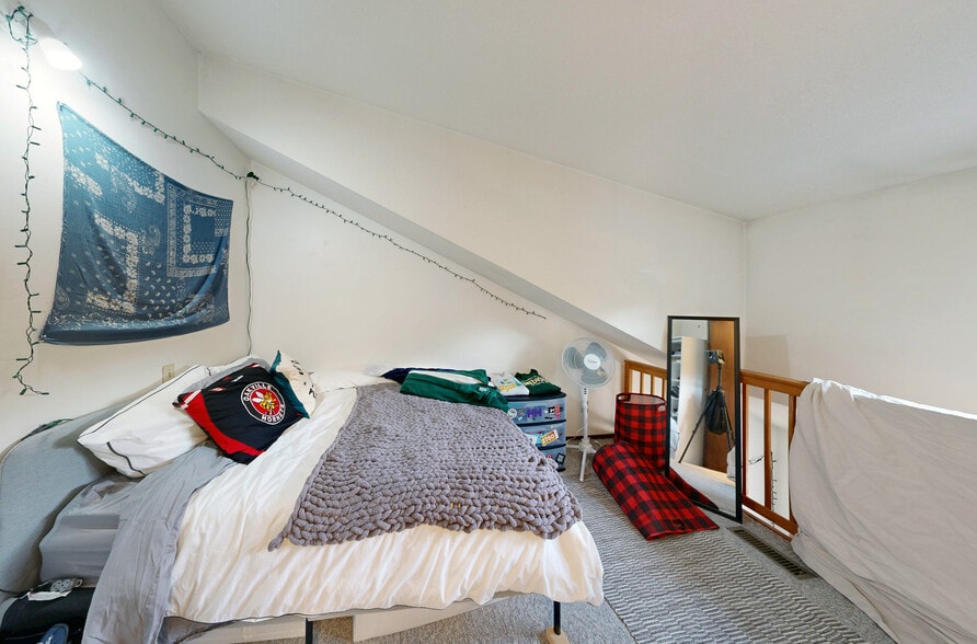 More Photos Of 7914-7916 110 St NW, Edmonton Apartments For Sale