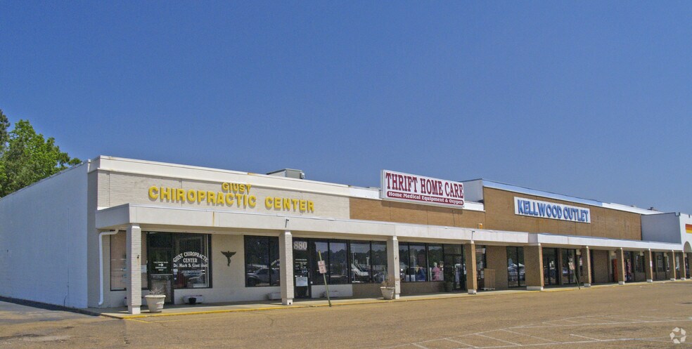 More Photos Of 880 Brookway Blvd, Brookhaven Storefront For Lease