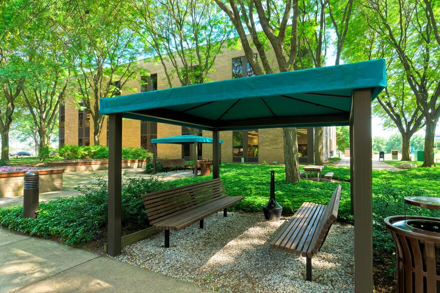 More Photos Of 2 Neshaminy Interplex, Trevose Office For Lease