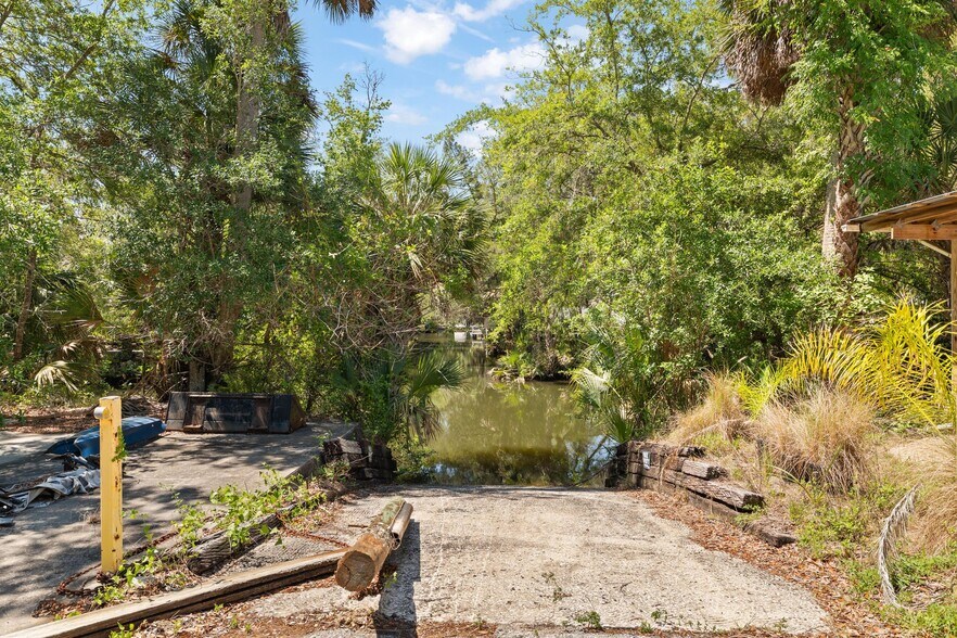 More Photos Of 6024 Cortez Blvd, Weeki Wachee General Retail For Sale