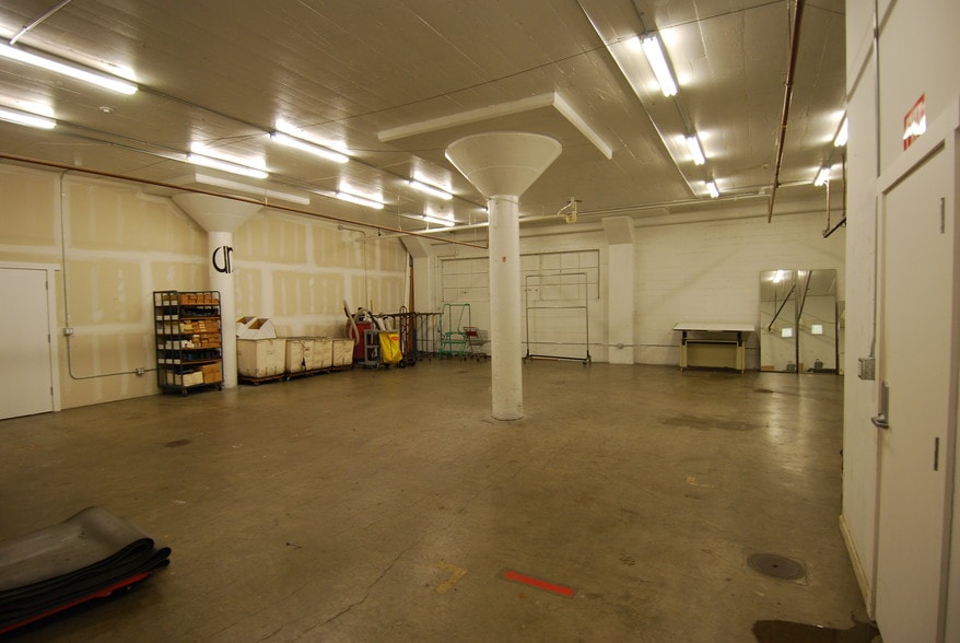 More Photos Of 865 Isabella St, Oakland Warehouse For Sale