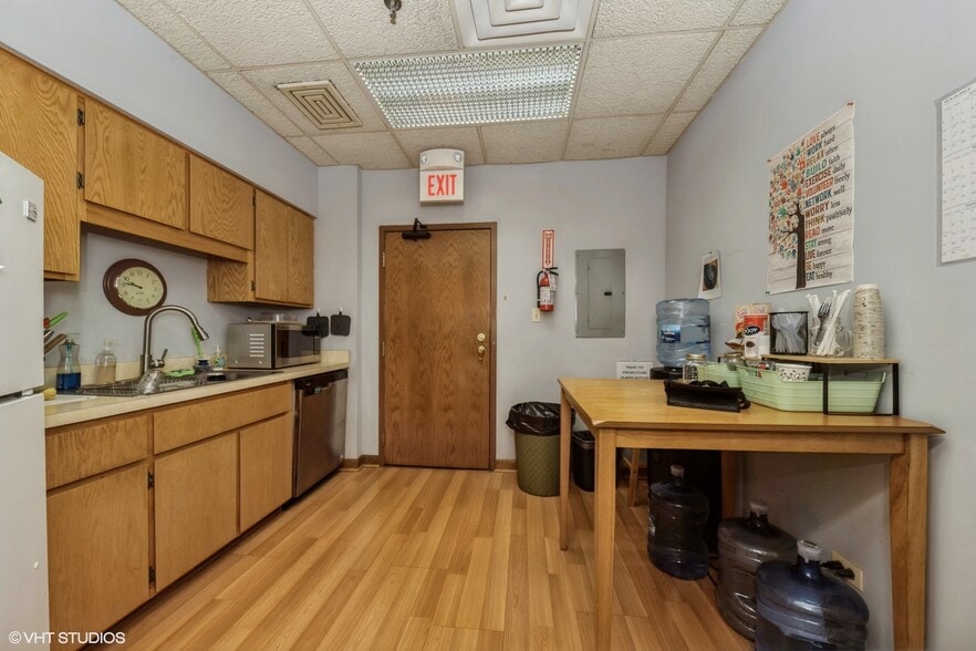 More Photos Of 9401 S Pulaski Rd, Evergreen Park Medical For Sale