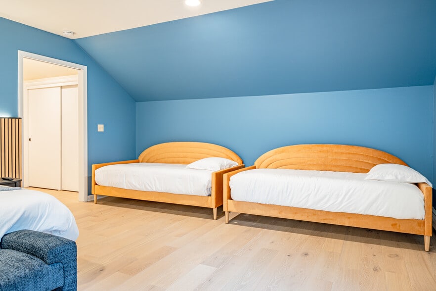 More Photos Of 37 Patricia Dr, Pleasant Valley Specialty For Sale