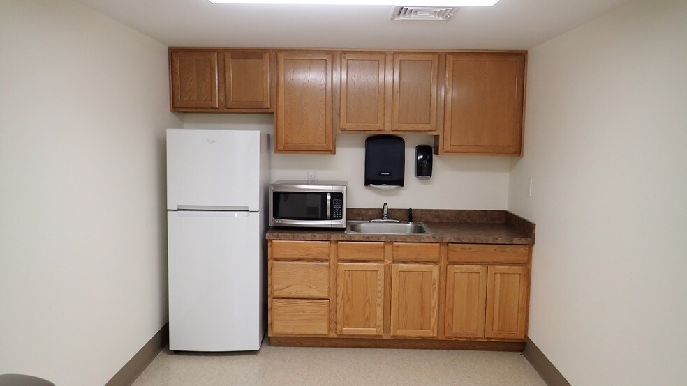 More Photos Of 1733 Washington Blvd, Easton Office For Sale