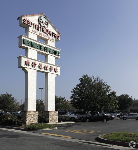 More Photos Of 15342-15450 Beach Blvd, Westminster Unknown For Lease