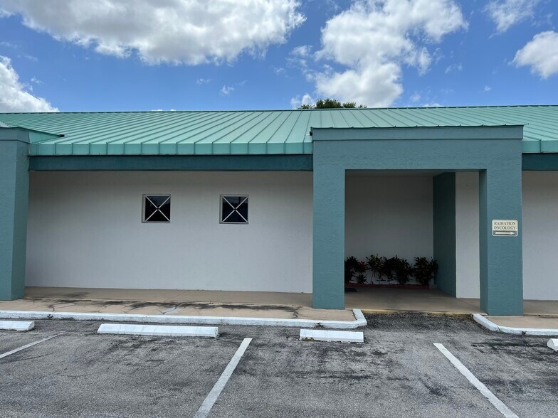 More Photos Of 1101-1115 N Parrott Ave, Okeechobee Medical For Lease
