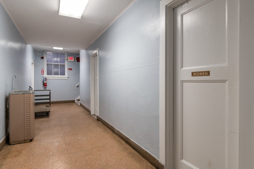 More Photos Of 166-170 Jericho Tpke, Floral Park Loft Creative Space For Lease