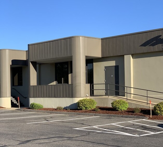 More Photos Of 95 Ashley Ave, West Springfield Office For Lease