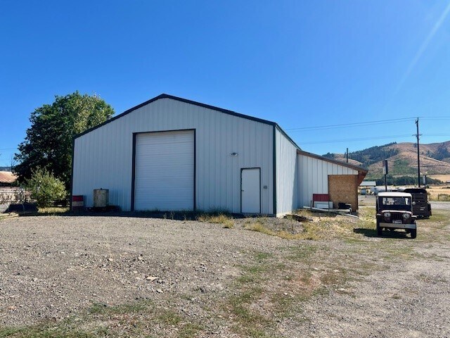 More Photos Of 2029 Hwy 95, Council Storefront For Sale