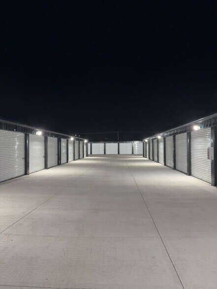 More Photos Of 1308 Adair Ct SW, Cedar Rapids Self Storage For Sale