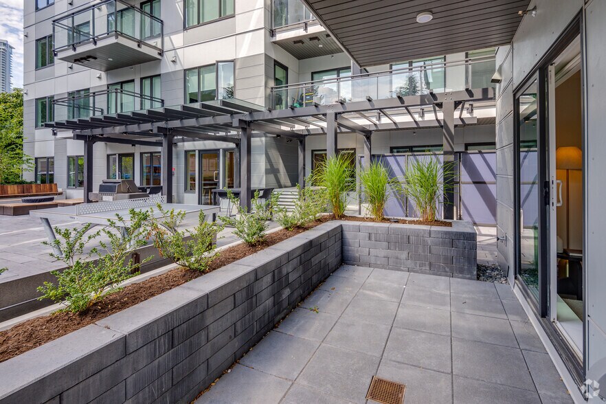 More Photos Of 633 Gardena Dr, Coquitlam Apartments For Sale