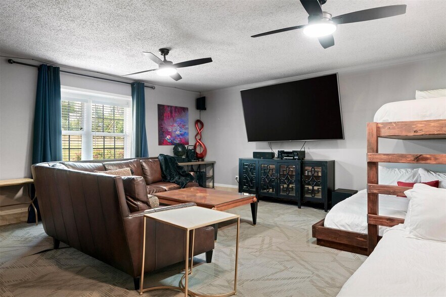 More Photos Of 8721 Mountain Crest Dr, Austin Specialty For Sale