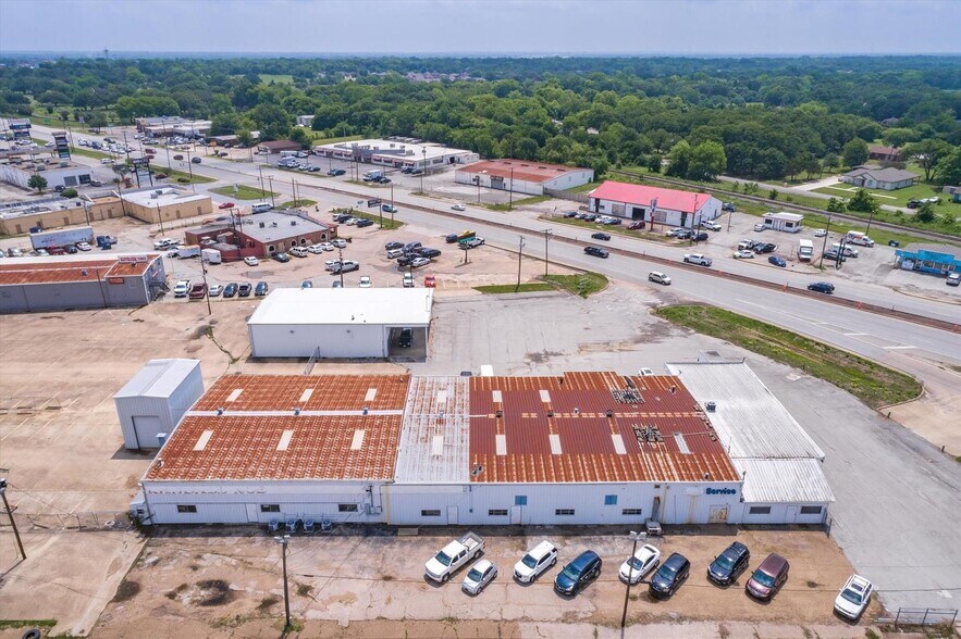 More Photos Of 1608 W Moore Ave, Terrell Auto Dealership For Sale