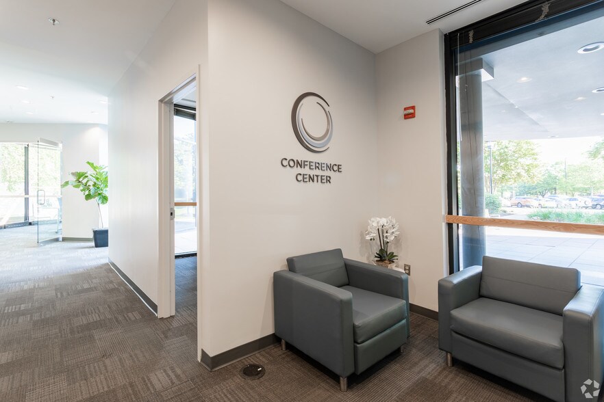 More Photos Of 8201 Corporate Dr, Landover Office For Lease