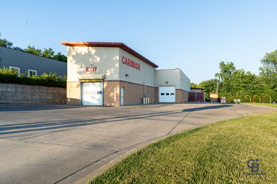 More Photos Of 3311 N Belt Hwy, Saint Joseph Carwash For Sale