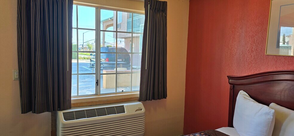 More Photos Of 16352 Sierra Hwy, Mojave Hotel For Sale