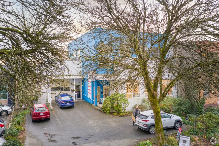 More Photos Of 4438 Juneau St, Burnaby Warehouse For Lease