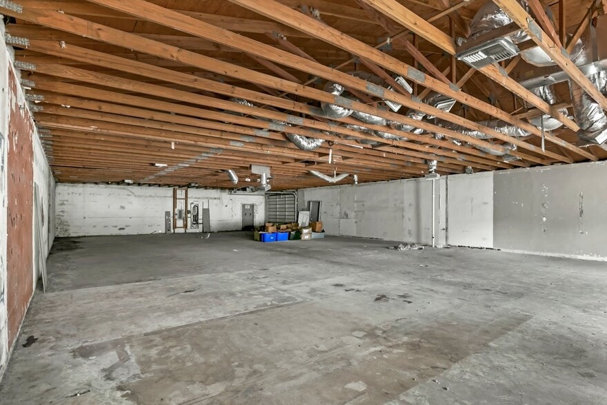 More Photos Of 1471 Clearwater Largo Rd N, Largo Freestanding For Sale