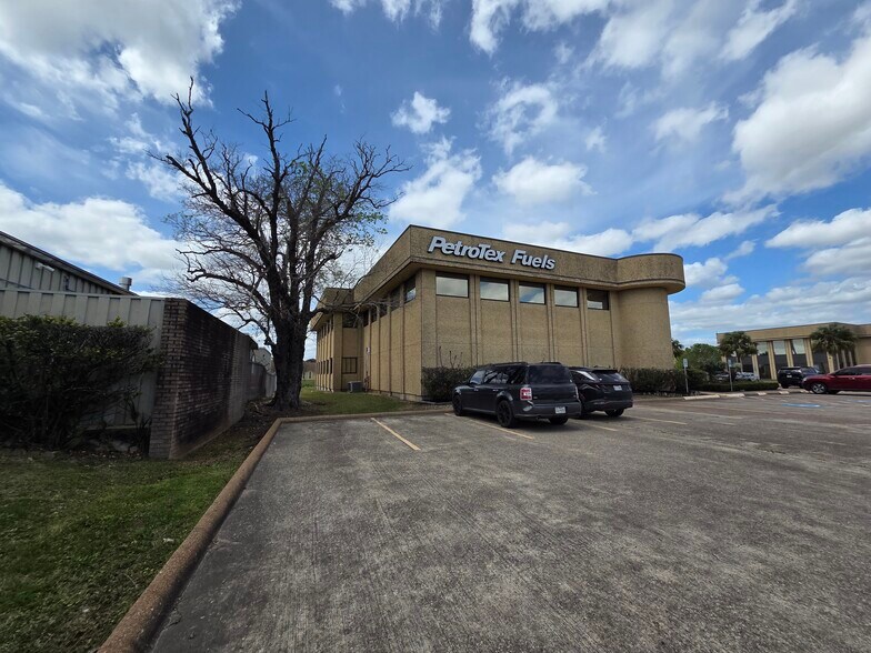 More Photos Of 1844 & 1846 Interstate 10 S, Beaumont Medical For Sale