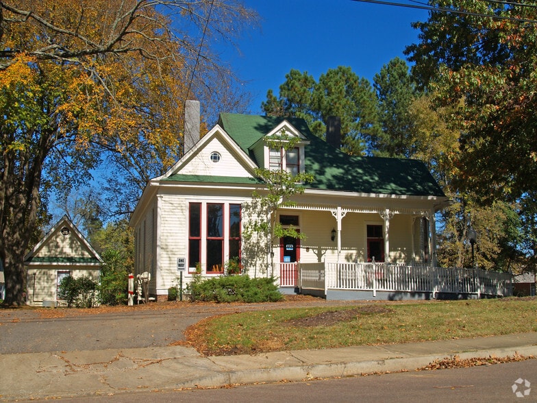 Primary Photo Of 215 S Center St, Collierville Restaurant For Sale